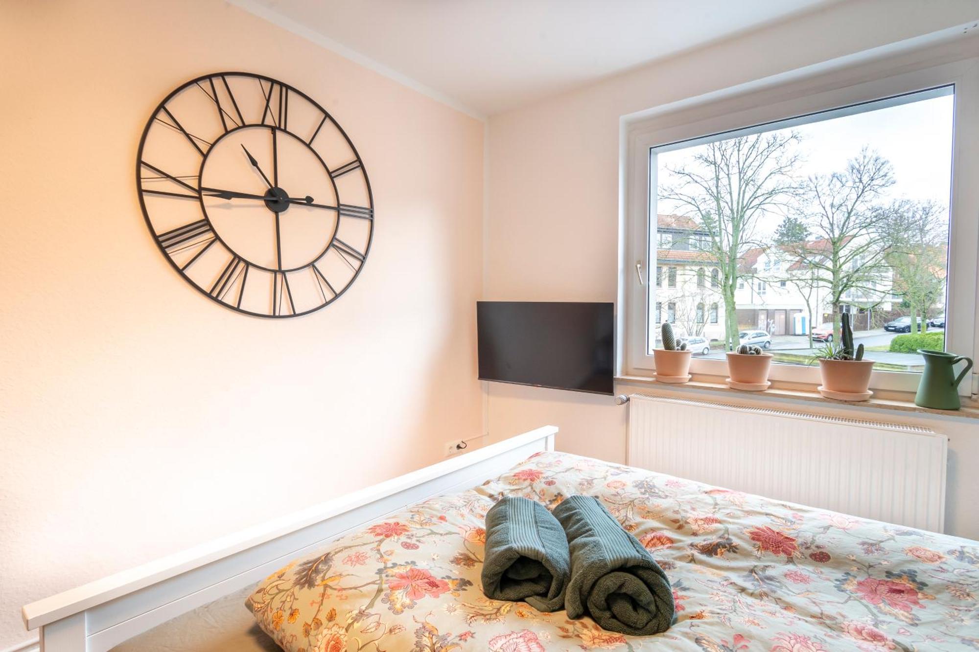 Akram Appartement III - Ruhig, Stadtnah ฮิลเดสไฮม์ ภายนอก รูปภาพ