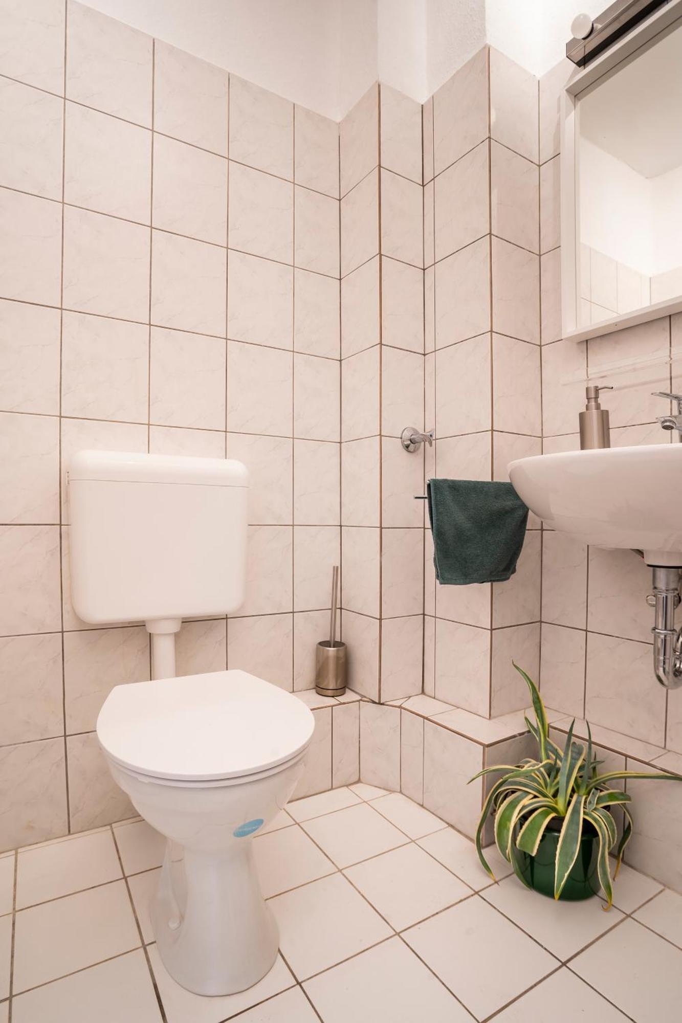 Akram Appartement III - Ruhig, Stadtnah ฮิลเดสไฮม์ ภายนอก รูปภาพ